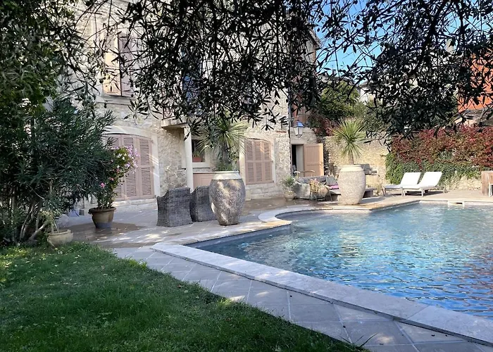 La Maison Du Village Apartment *